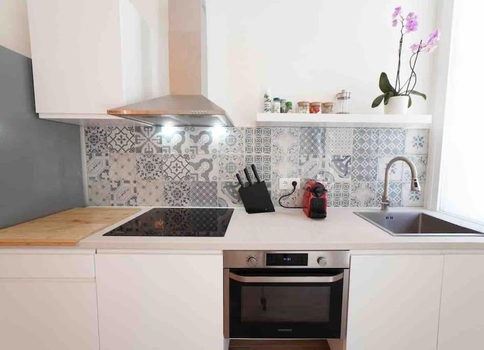 Chic Avec Terrasse, Lumineux Et Calme 1 Appartement