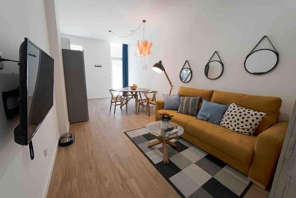 Chic Avec Terrasse, Lumineux Et Calme 1 Appartement *